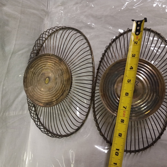 2 Vintage Oval Silver-Plated Bread/Fruit Wire Baskets Holiday, Dining Serveware - Picture 3 of 4